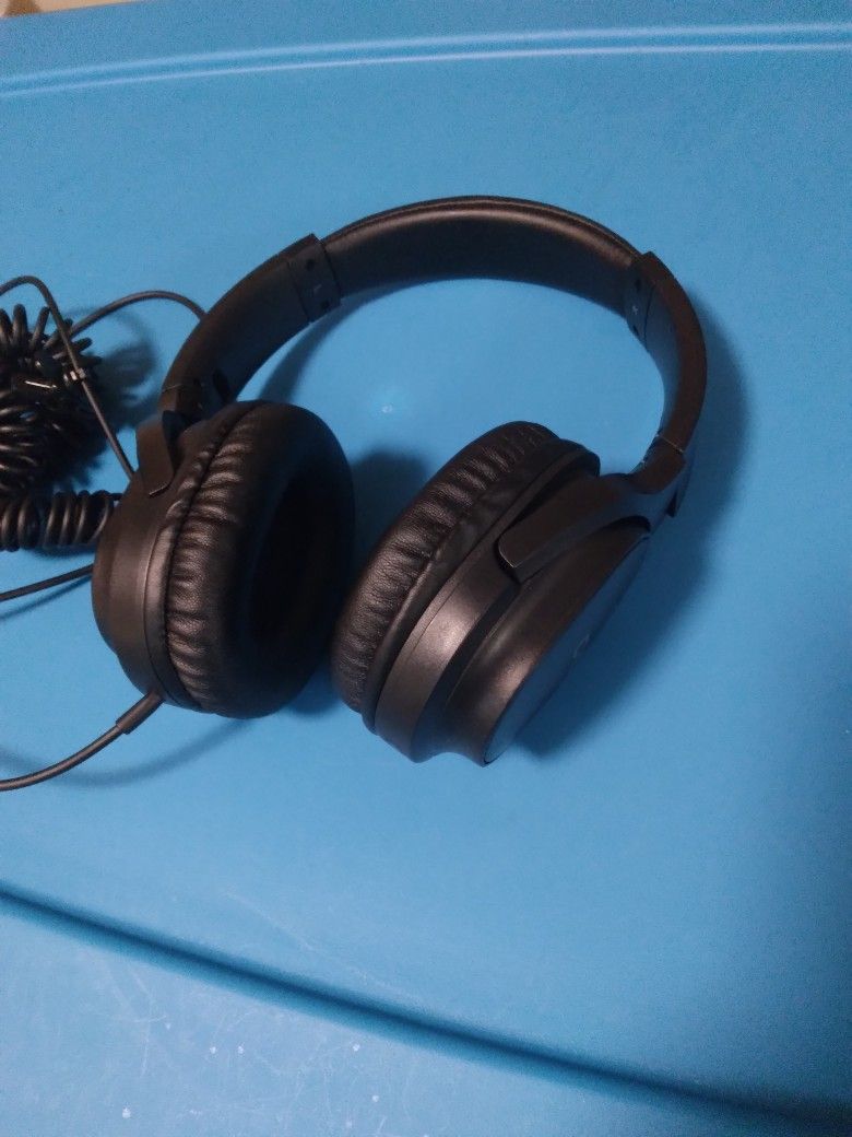 STERO HEADPHONES