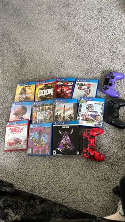 PS4 game bundle + 3 controllers