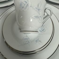  39 Pc Set Noritake Virtue #2934 Blue Rose On Fine Porcelain Fine China 39 Pc 