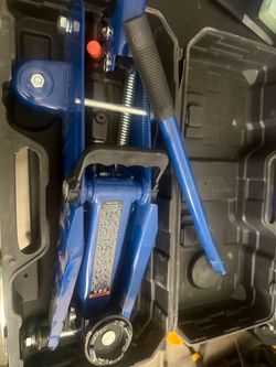 Blue Hydraulic Floor Jack with Case