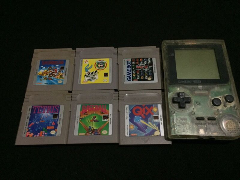 Rare Gameboy pocket w/ 6 games