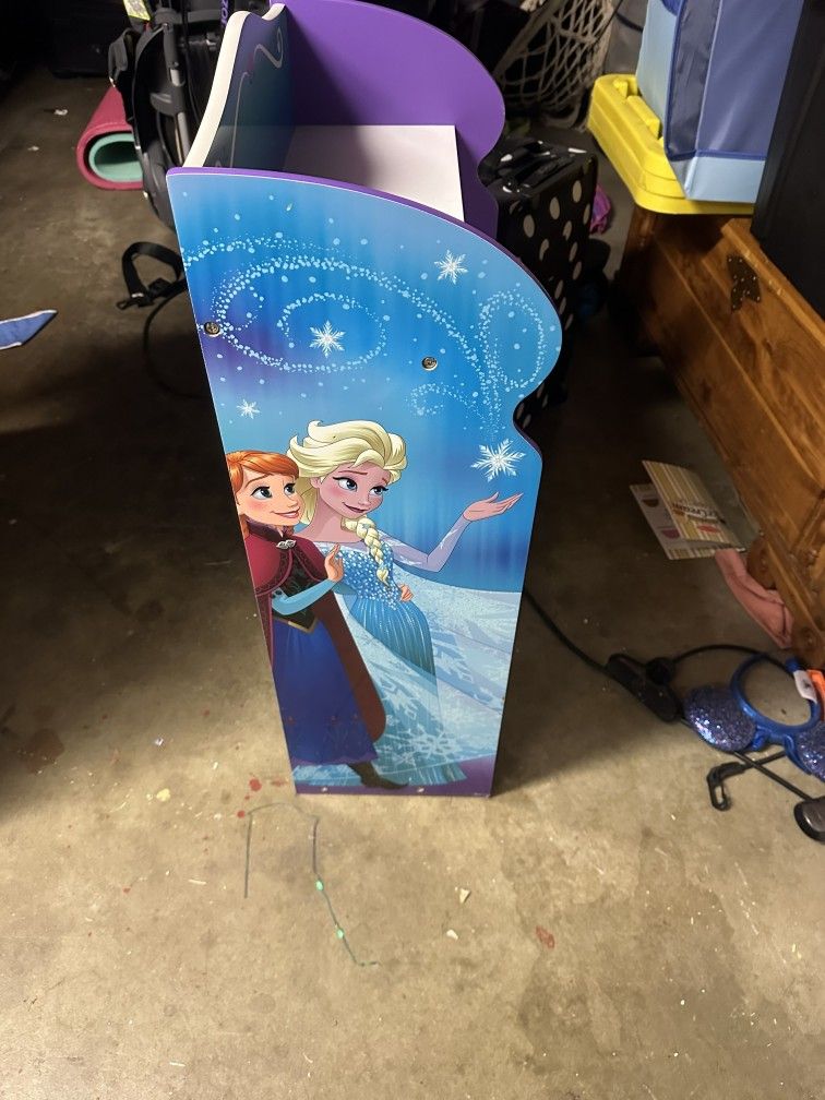 Disney Frozen book Shelf
