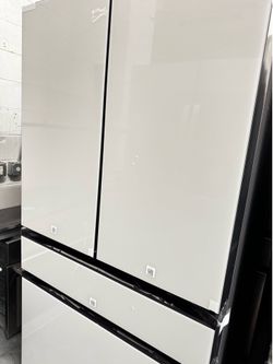 Samsung Bespoke Smart French Door  Refrigerator. 36”