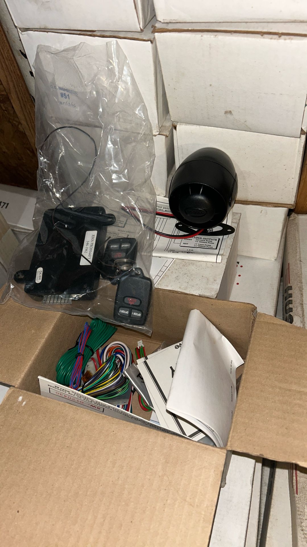 3 BUTTON ALARM SYSTEM WITH STARTER DISABLER