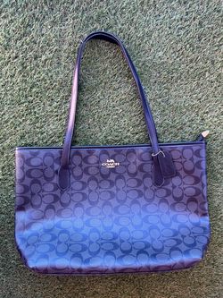 Black tote bag