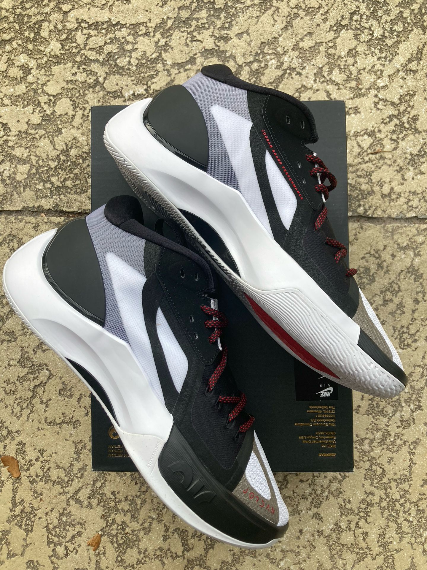 Jordan Zoom Separate Men’s Size 10.5 Brand new