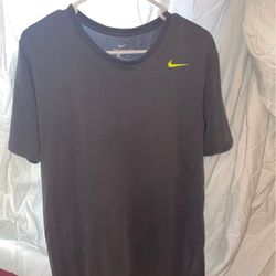 Nike Dri-Fit Men’s Athletic Shirt Large