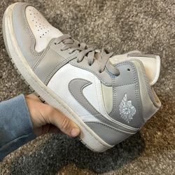 Nike Air Jordan 1 Mid Linen Mens Size 8 Woman’s 9.5