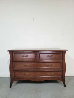 Beautiful  Cherry Finish Dresser – 4 Drawer Chest