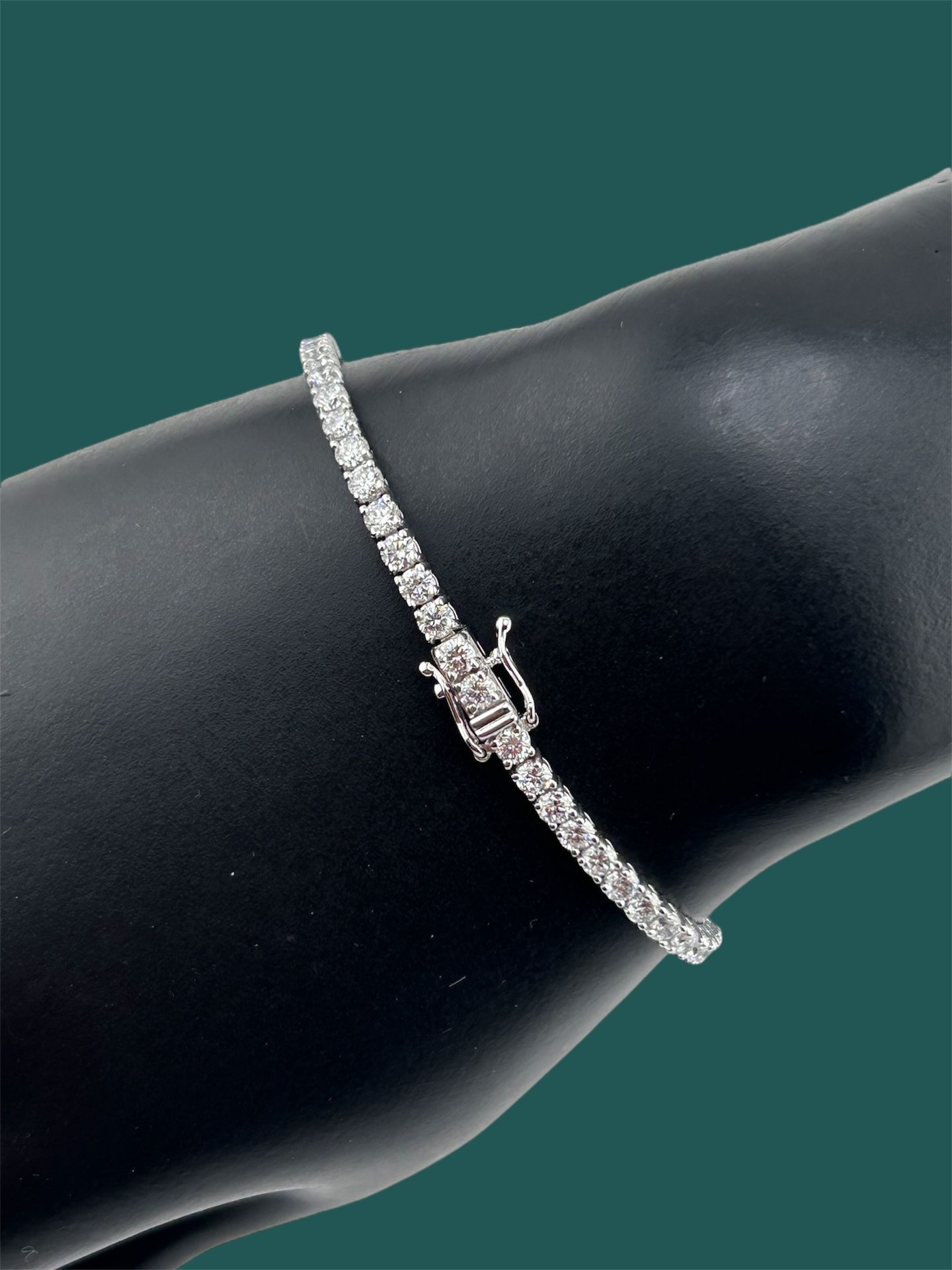 Tennis Bracelet in 14k White Gold 