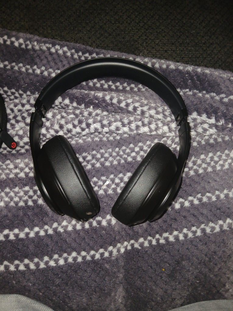 Beats Headphones  Wireless
