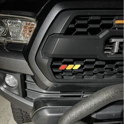 3 Tri-color Grille Badge Emblem for Toyota car front grille
