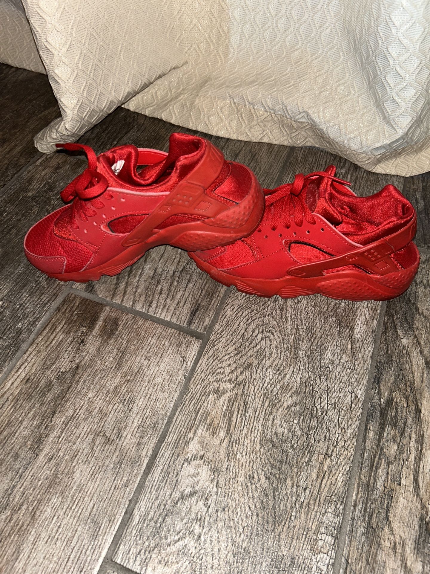 Red Nike Huarache Run