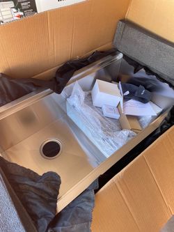Zero Radius 33 in. Undermount 50/50 Double Bowl 18 Gauge Stainless Steel Kitchen Sink with Accessories