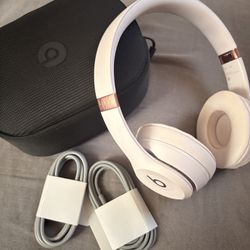 Beats Solo4 Wireless Headphones - Cloud Pink