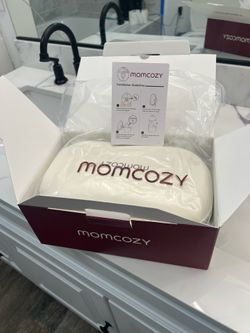 Momcozy M5 Wearable Breast Pump Double Pump + free breast pads and milk storage bags