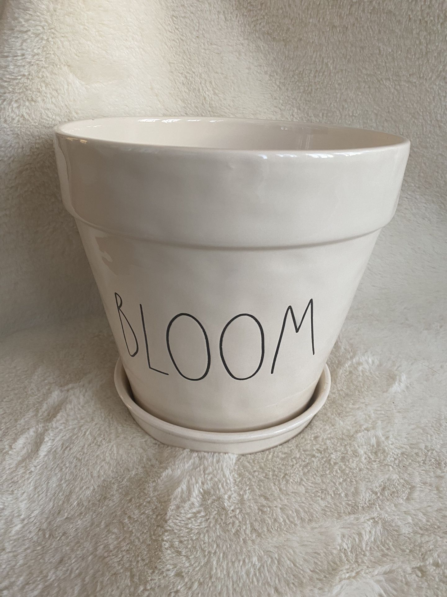 Rae Dunn BLOOM Large Ceramic Flower Pot Has drainage at bottom  No cracks, chips or defects on exterior Small hairline crack on inside bottom of pot -