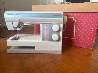 Husqvarna Viking Prelude 360 Sewing Machine