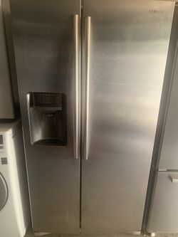 Samsung Stainless Steel Side-By-Side Refrigerator With Water And Icemaker