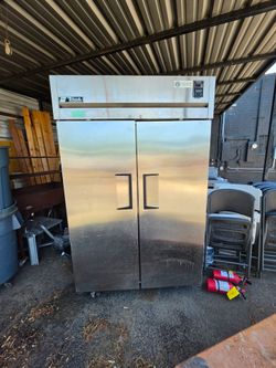True 2 door Commercial Refrigerator