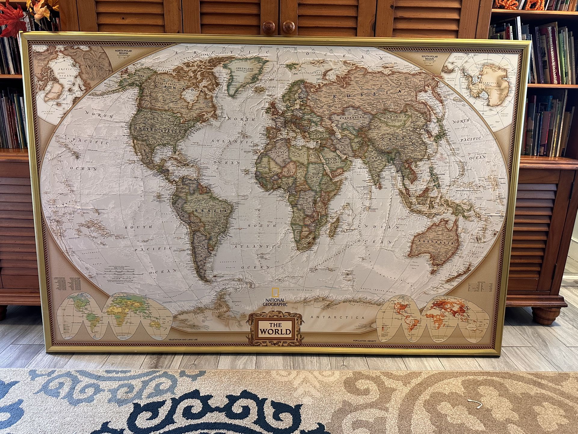 World map - National Geographic (framed)