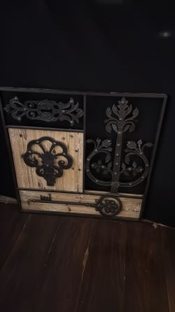 Metal & wood wall decor