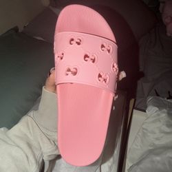 Pink Gucci Slides (size 37) M 5 W 7🩷