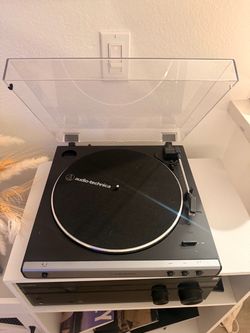 Vinyl player AT-LP60X