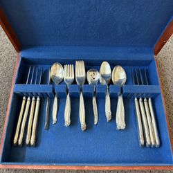 Vintage WM Rogers & Son IS Silver plate Flatware 