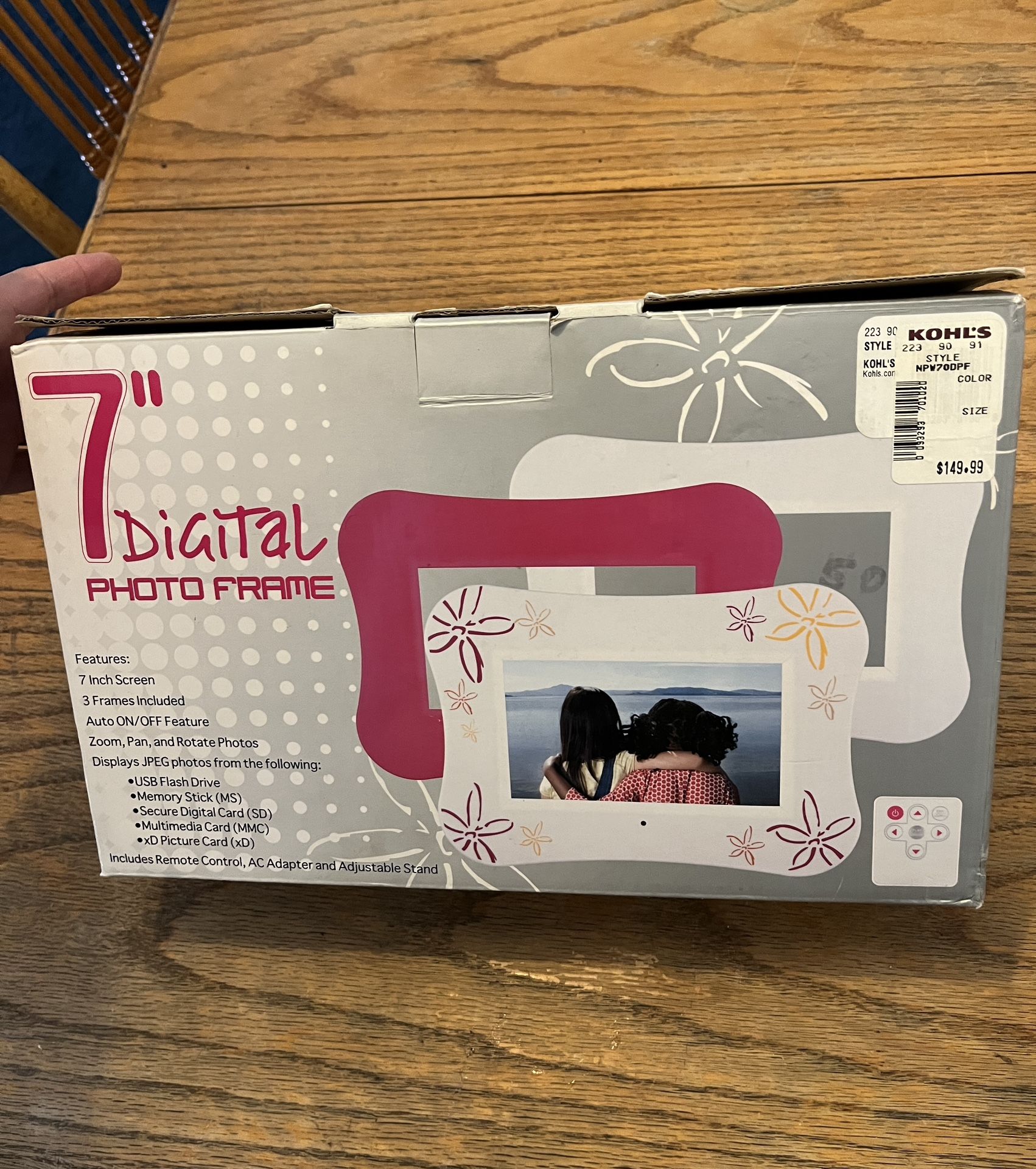 Brand New 7 Inch Digital Frame Stand SD Drive