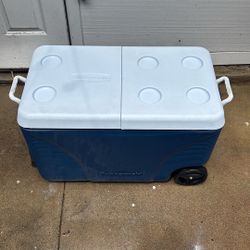 Rubbermaid Cooler