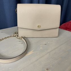 Tory Burch Robinson Crossbody for Sale in Pasadena, TX - OfferUp