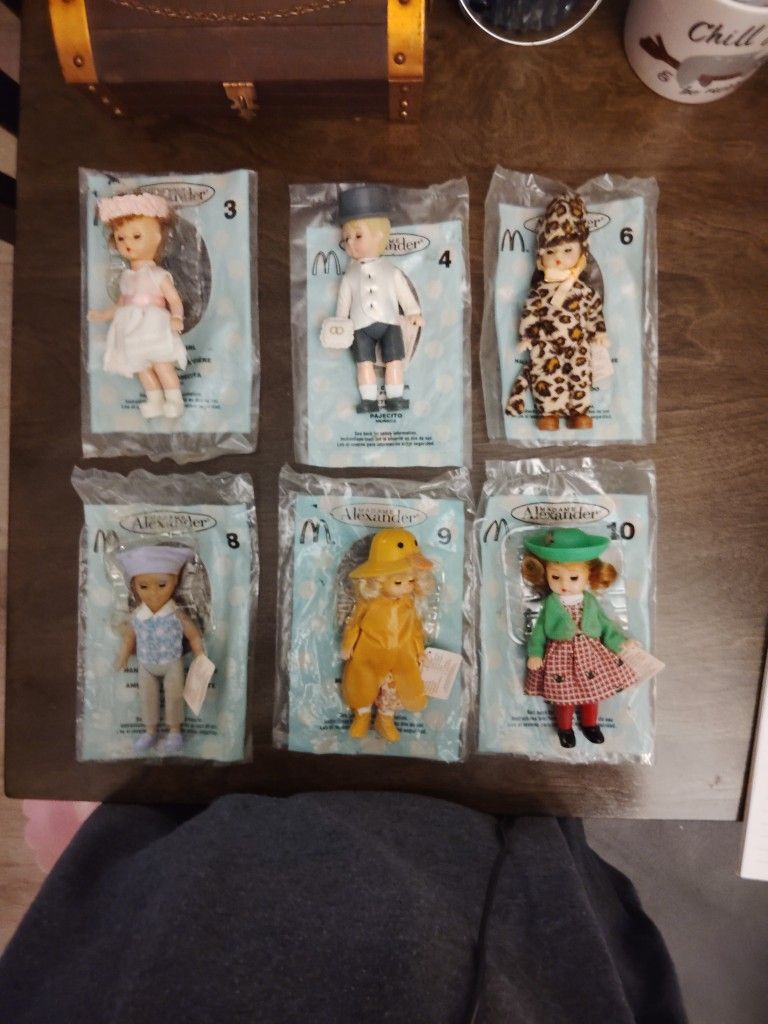 2003 McDonald,'s l Madame Alexander Dolls