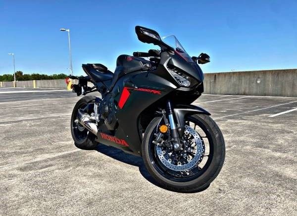 2017 Honda Cbr 1000rr URGENT FOR SALE Photo 2017 Honda Cbr 1000rr URGENT FOR SALE