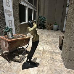 Golfer Statue 