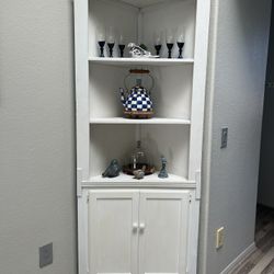 Corner Hutch / Shelf / Bookshelf