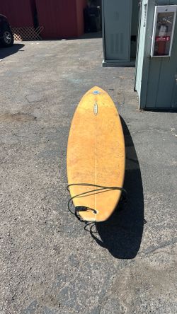 Surfboard 7ft by 11 in
