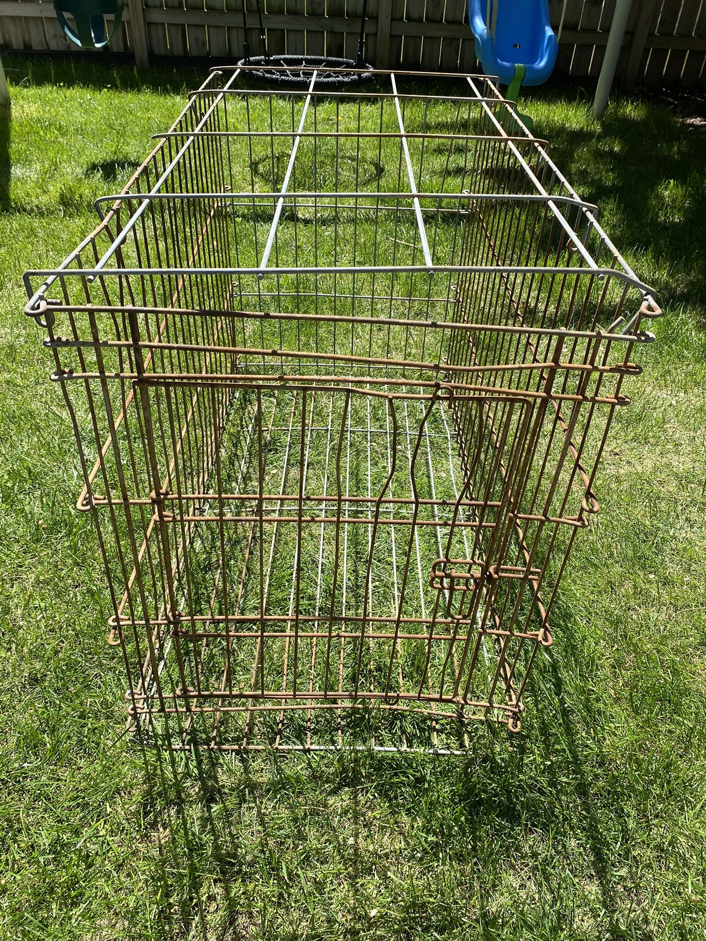 Large dog cage / crate 22 Wide 25 High and 42 Long