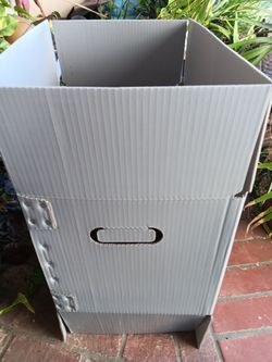 Moving storage totes boxes