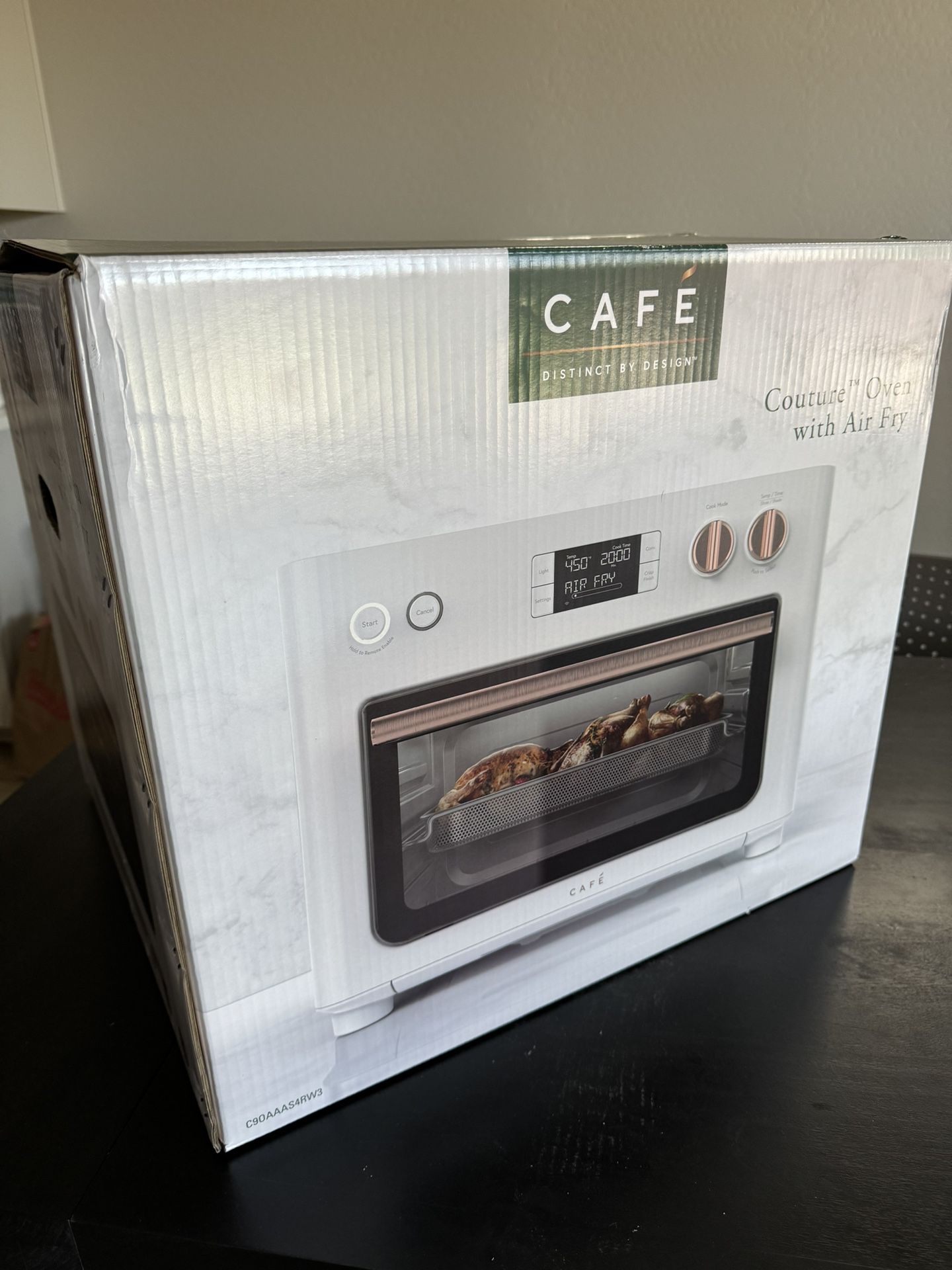 NEVER OPENED: Cafe Couture Smart Toaster Oven with air fry - matte white