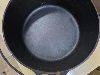 1935-late 1940s Lodge 12" Dutch Oven