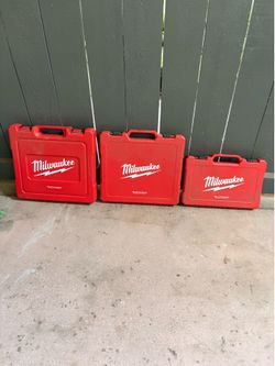 Milwaukee socket containers