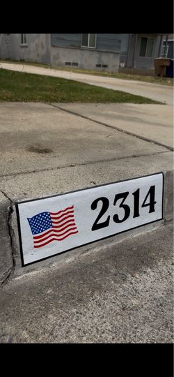 Address curb numbers