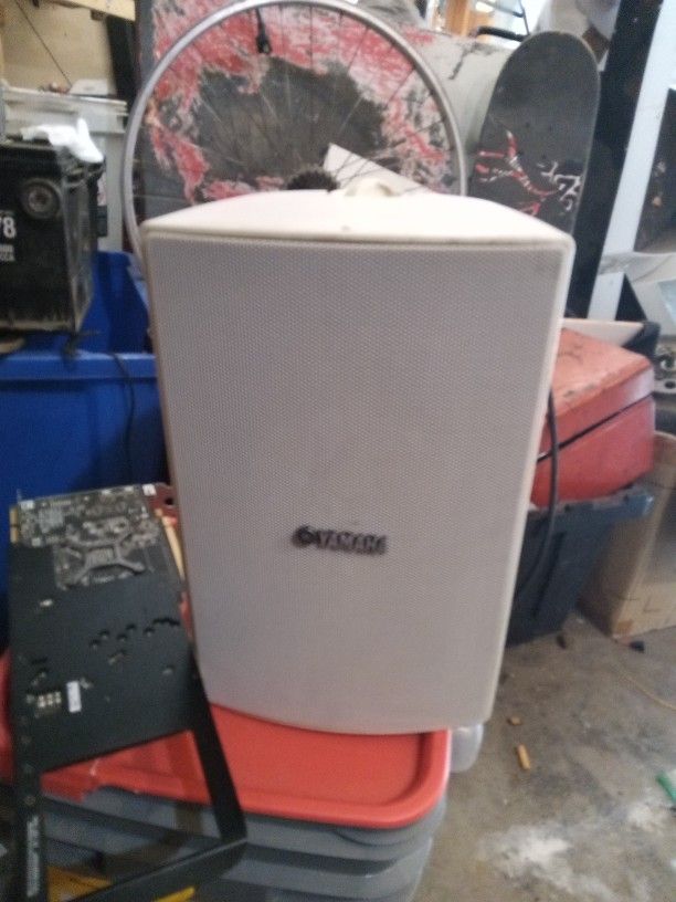 Yamaha Speaker Pair