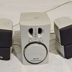 G-2000 speakers And Subwolfer Portable.