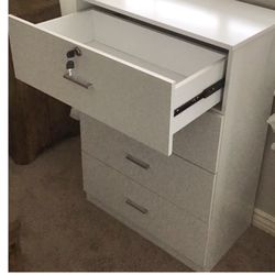 Dresser, Chest, Tall Chest, White , 4 Drawers ,w Lock