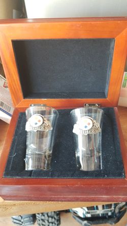 Pittsburgh Steelers Shot Glasses with Box