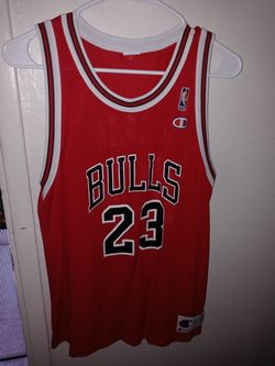 Youth xlarge "Champion Bulls" throwback jersey