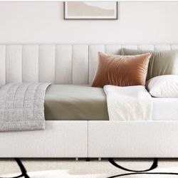 Upholstered Daybed w/ Storage