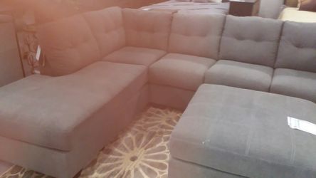 Model 452 sectional